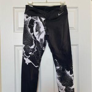 Nike Running Dri-Fit Epic Luxe running tights, printed, size M